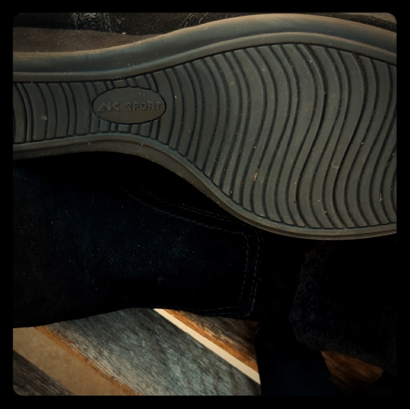 Vintage AK Sports Faux Fur Trimmed Booties - Picture 3 of 6